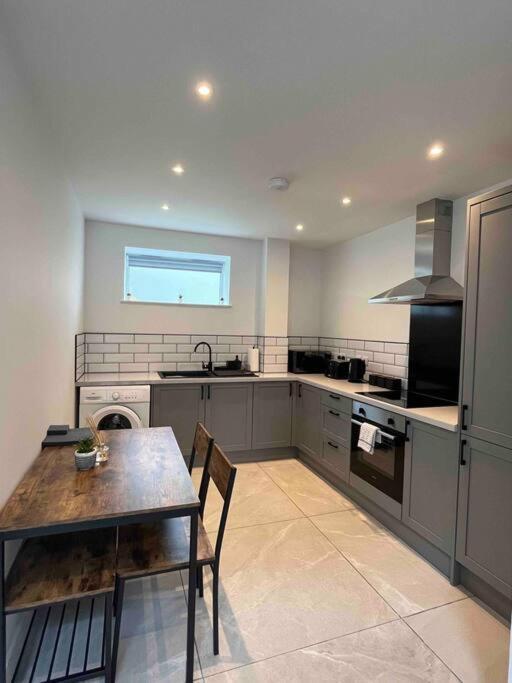 Апартаменты Entire Property In Downham Market, Serviced Accomodation Экстерьер фото